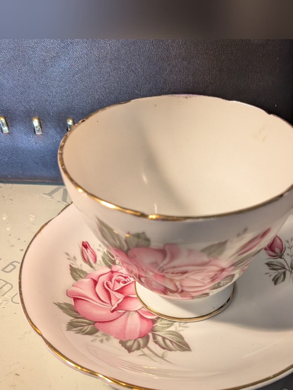 Staffordshire Rose-Pattern Porcelain Teacup and Saucer with Gold Trim - Pink